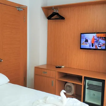 Cheers Lighthouse Κωνσταντινούπολη