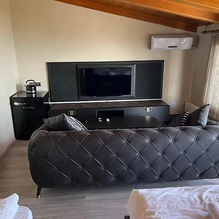 Cheers Lighthouse Hostel *