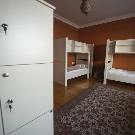 Cheers Lighthouse Κωνσταντινούπολη