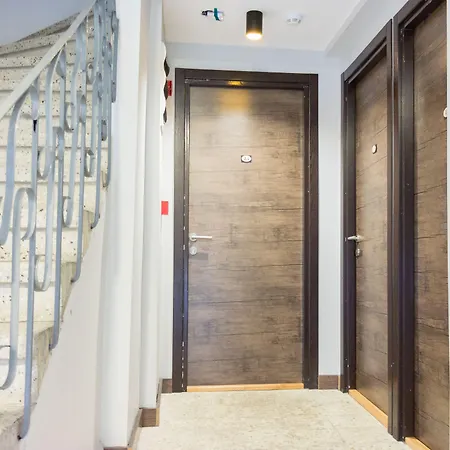 Cheers Lighthouse Κωνσταντινούπολη