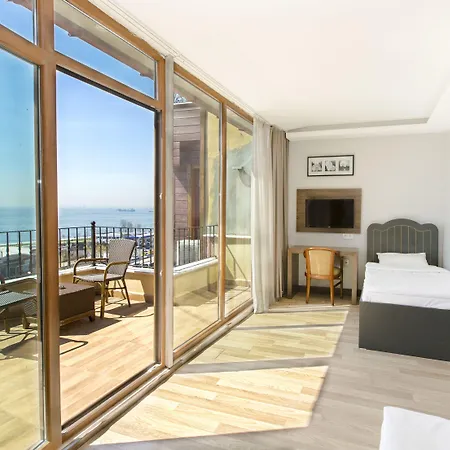 Cheers Lighthouse Hostel *