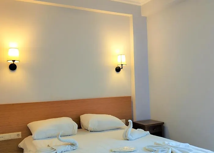 Cheers Lighthouse Istambul