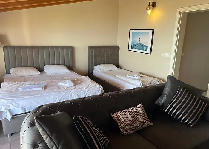 Cheers Lighthouse Hostel *