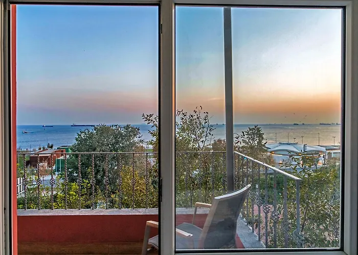 Cheers Lighthouse Hostel Istanbul