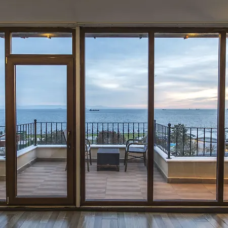 Cheers Lighthouse * İstanbul